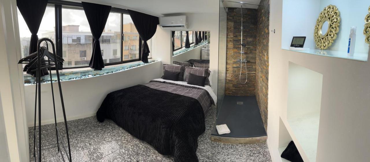 Modern Room With Indoor Shower Near The River - Quarto Moderno Com Duche Interior Proximo Da Ribeira 加亚新城 外观 照片
