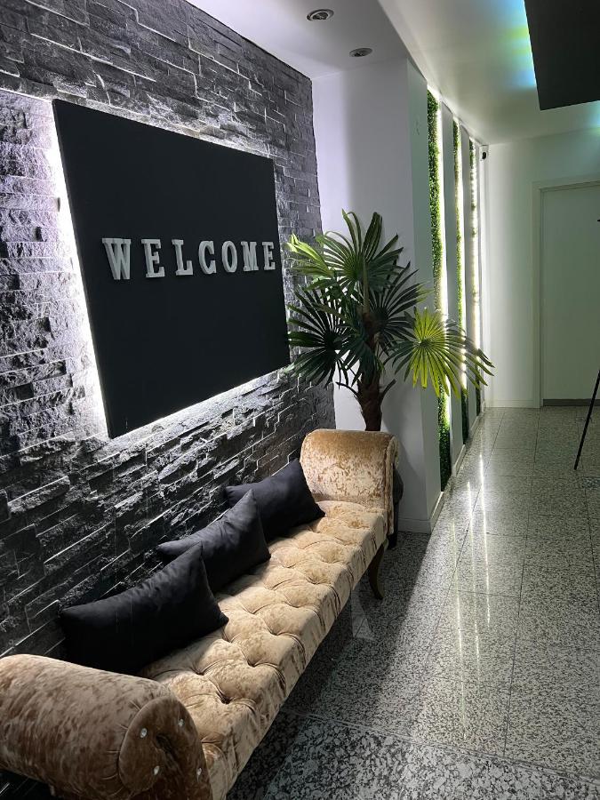 Modern Room With Indoor Shower Near The River - Quarto Moderno Com Duche Interior Proximo Da Ribeira 加亚新城 外观 照片
